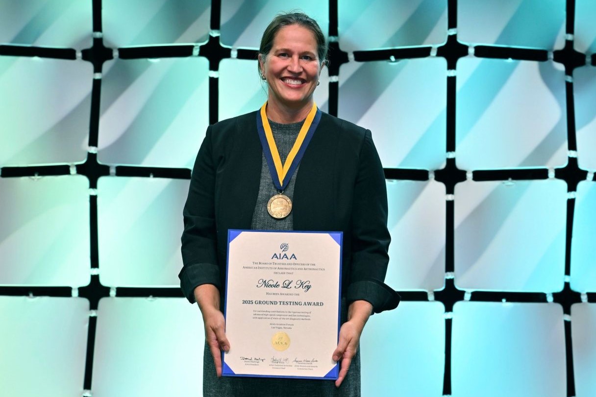 Professor Nicole Key receiving the Ground Test Award at 2025 AIAA Aviation Forum