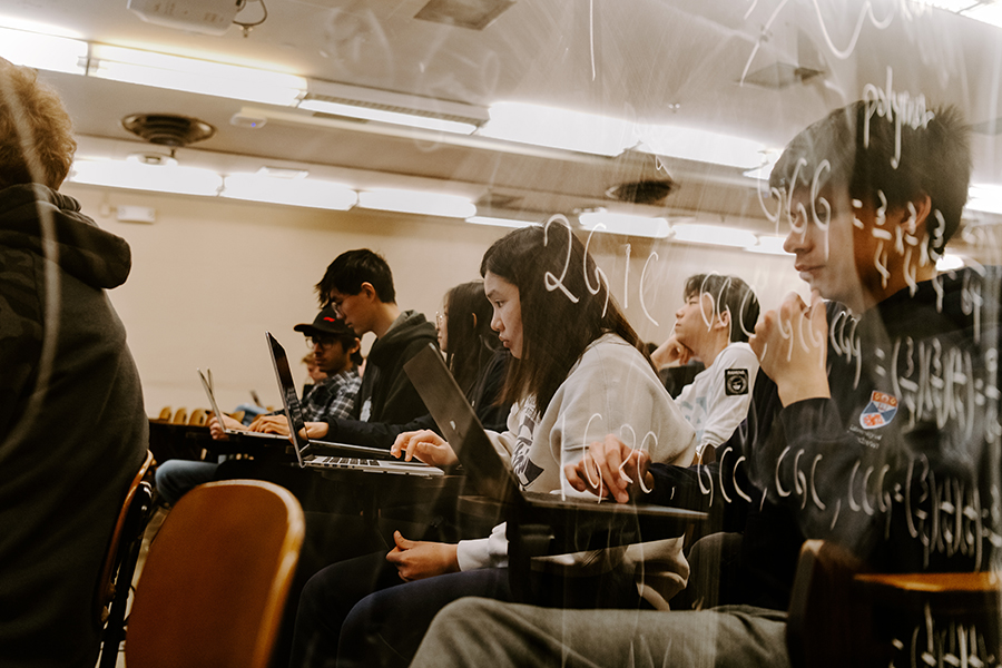 Students sit in Professor Yung-Hsiang Lu's ECE 264 class.