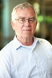 Daniel Elliott Photo
