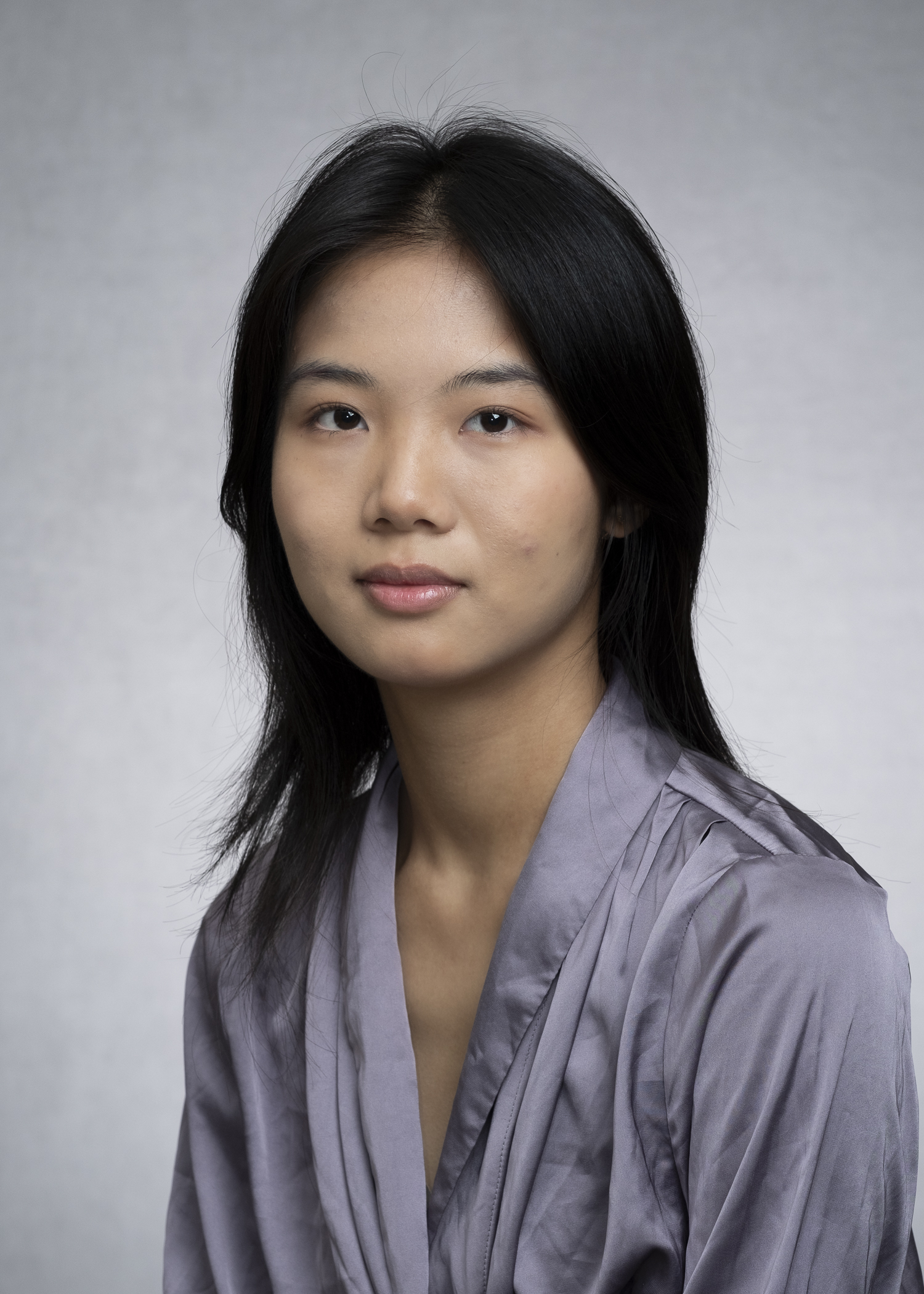 Xinyi He